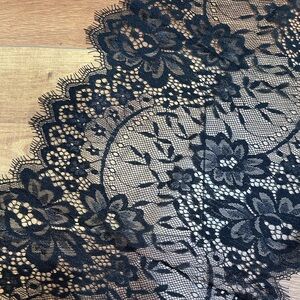 6 Black Lace Table Runners